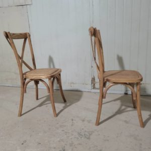Crossback Stühle aus Holz